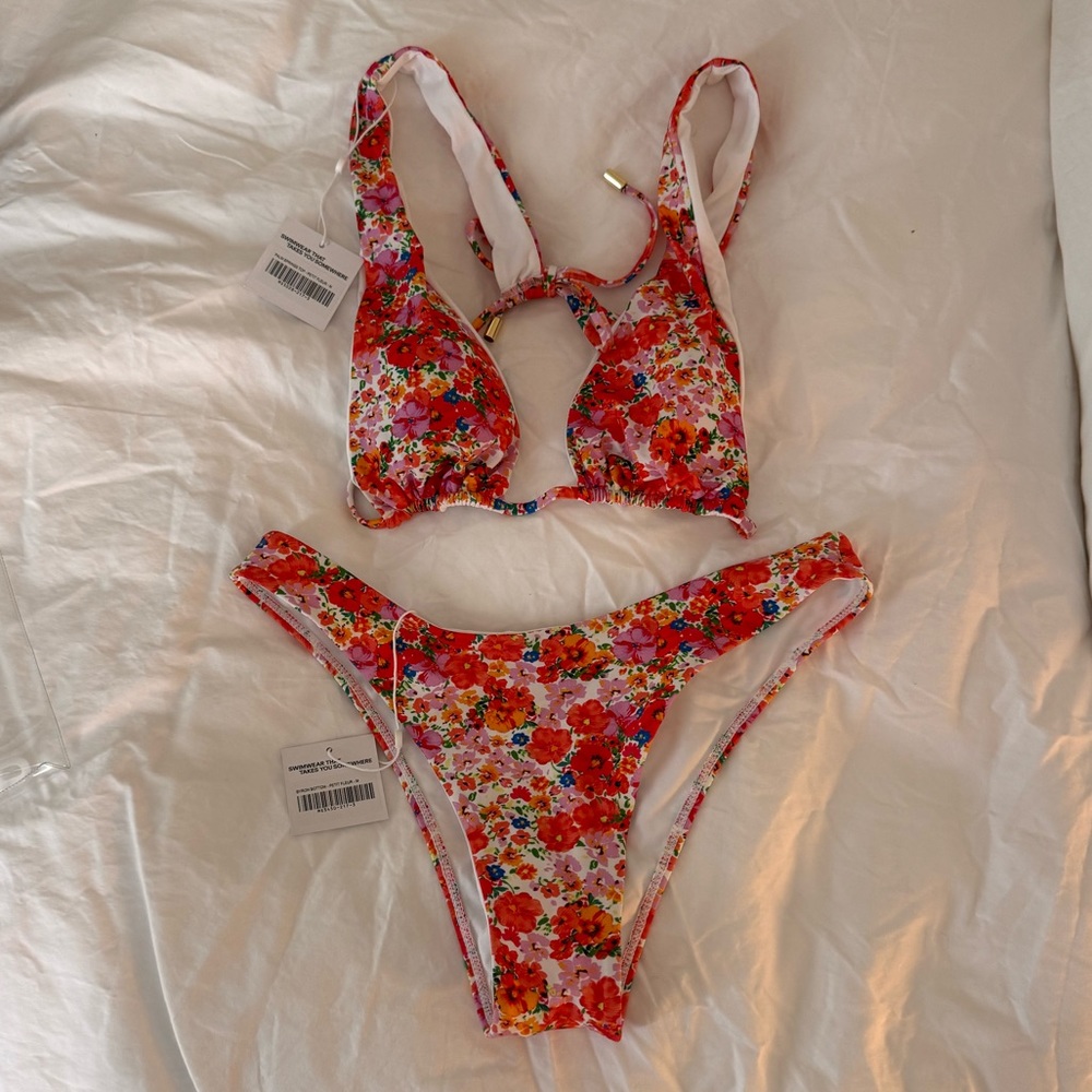 Palm Springs Top & Byron Bottom